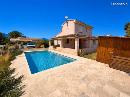 villa t5 - 5 pièces 127m2 - piscine - garage