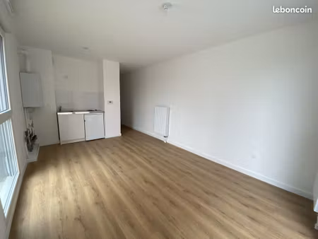 studio 1 pièce 28 m²