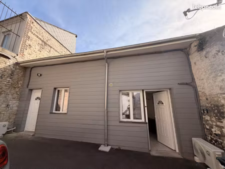 dpe c – aucun travaux – immeuble indépendant – vendu meublé – parking privatif –