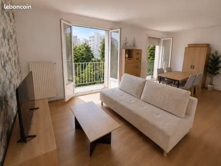 t2 bis meublé 49 m² – parking – balcon – quartier madeleine – orléans