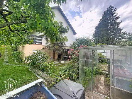 maison 6 pièces 105 m²