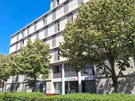studio avec parking