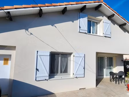 maison 95 m² entièrement rénovée hagetmau