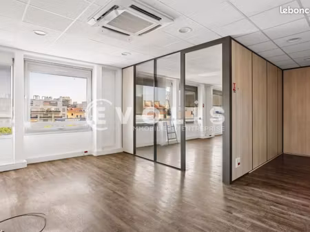 bureaux 251 m²