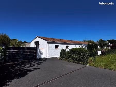 longere avec salon climatisé