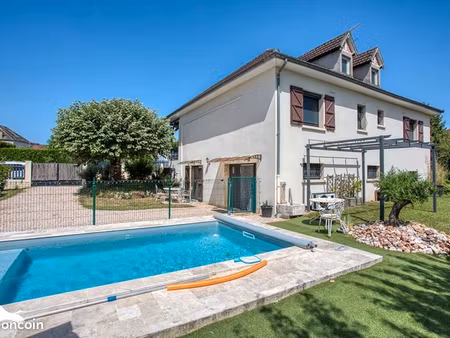maison 4 pièces 136 m²