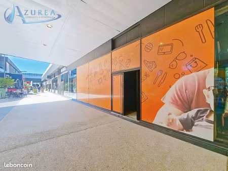 local commercial 233 m² nice
