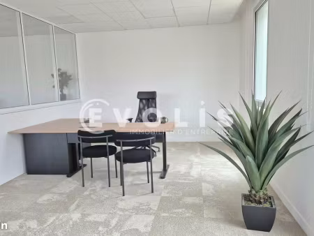 bureaux 1 140 m²