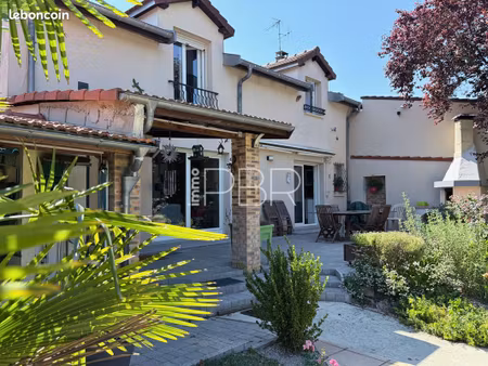 maison 6 pièces 220 m²
