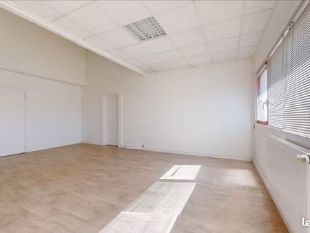 local commercial 46 m²