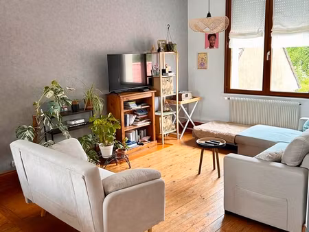 vaste t3 en duplex 2 chambres idéalement situé avec garage toiture isolation porte princip