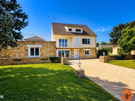 maison 9 pièces 295 m²