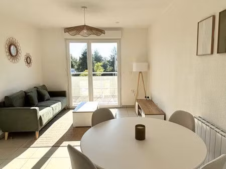 t2 meublé a neuf avec balcon  parking  et ascenseur