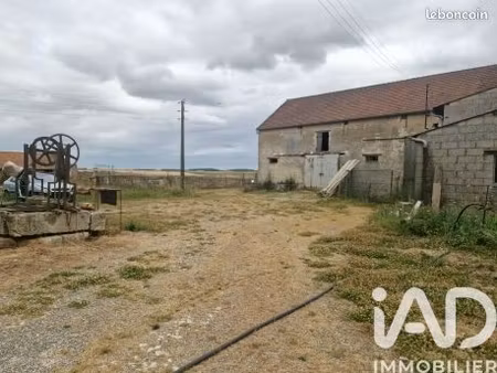 bâtiment agricole 4 pièces 111 m²