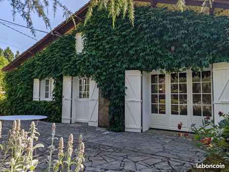 charmante maison avec piscine sur un terrain de 1500m²– proche melle