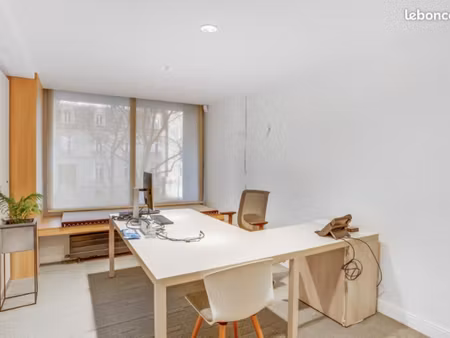 bureau 124 m²