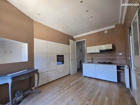 appartement 3 pièces 77 m²