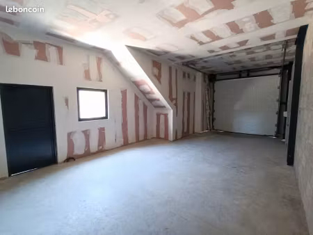 local d'activité 45 m²