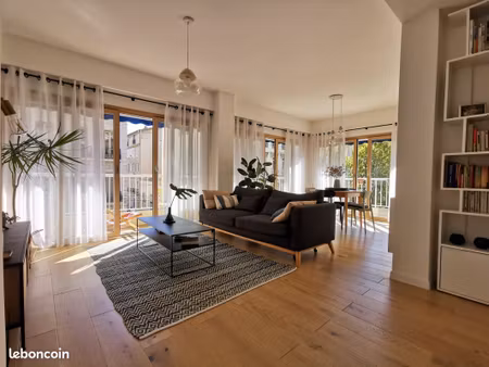 superbe t3 meublé de 70m² avec balcon filant – quartier longchamp / chapitre (13001)