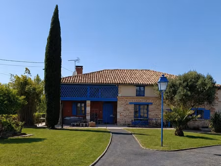 belle maison de caractère sur les coteaux