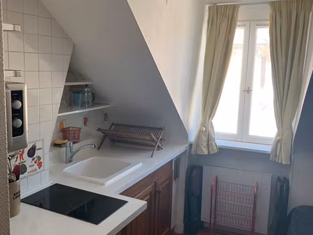studio meublé — paris 10e  en face de la mairie - disponible immédiatement