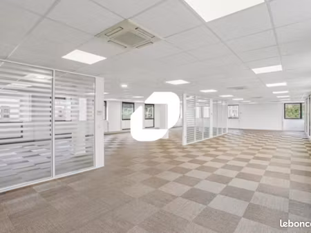 bureau 574 m²