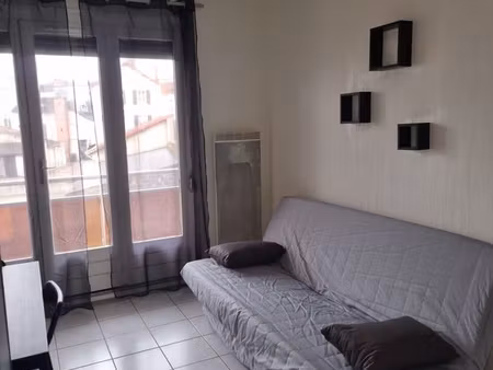 location studio appartement meublé équipé vaisselle dans résidence avec balcon