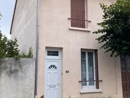 maison 2 chambres + cours