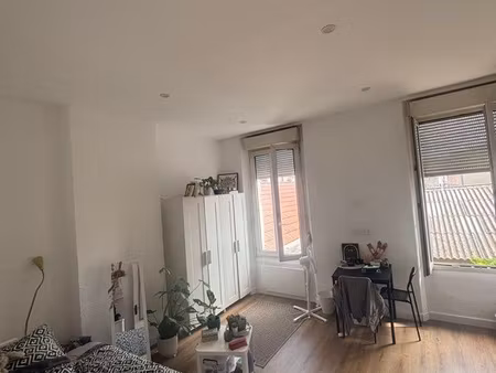 studio entièrement meublé et rénové 22 m2