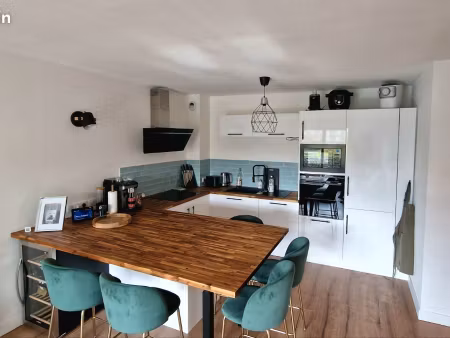 t2 55 m² rénové – dernier étage – balcon 7 m² – double parking