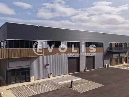 local d'activité 795 m²