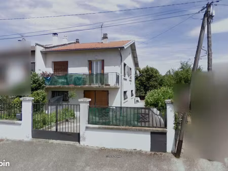 ? maison mitoyenne de 130 m² + terrain 711 m² – meyzieu (la jacquière) – légères rénovatio