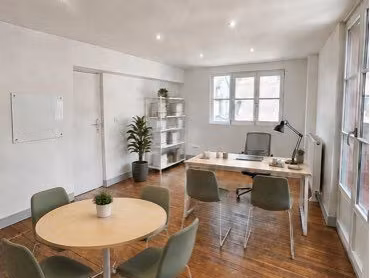 local professionnel 110 m² – 4 bureaux – fibre – centre gonesse