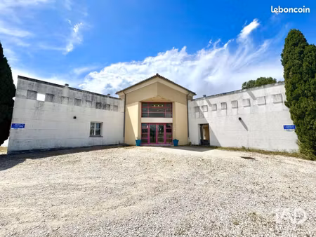 boutique 131 m² lapalud
