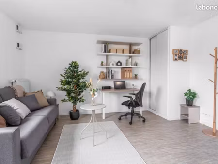 chambre 1 pièce 12 m²