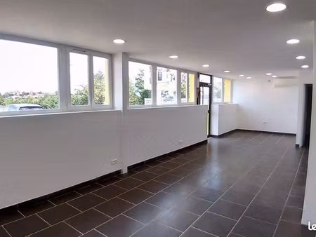bureau 86 m²
