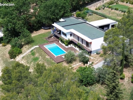 villa 4 chambres avec piscine