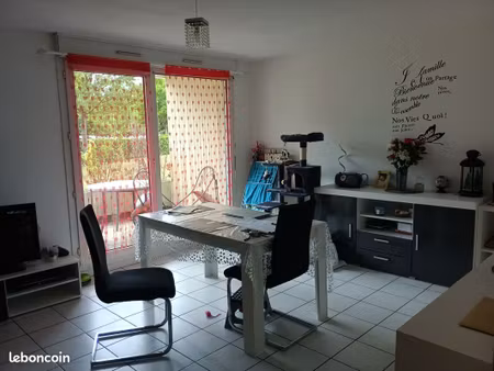 f2 de 48m2 au rez-de-chaussée