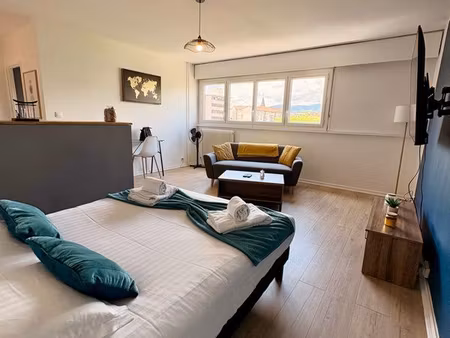 t1 bis rénové de 42 43 m² – vue puy-de-dôme – clermont-ferrand