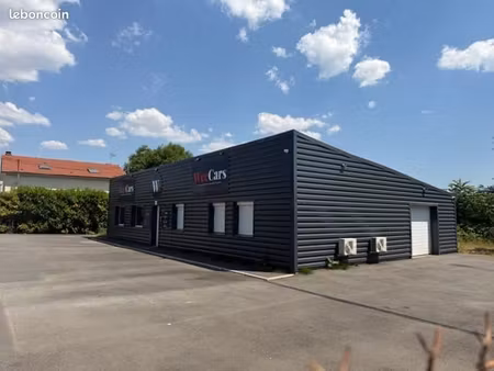 local d'activité 200 m²