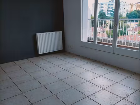 location appartement t2 47m2 proche commoditées