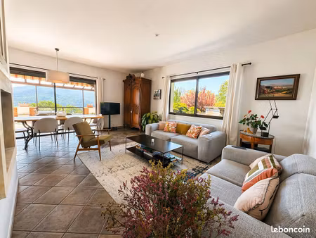 propriété 7 pièces 202 m²