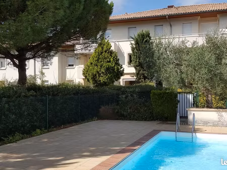 a louer t2 43 m2 avec terrasse et parking sécurisé