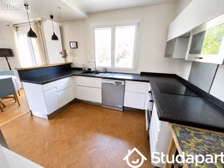 chambre 1 pièce 15 m²