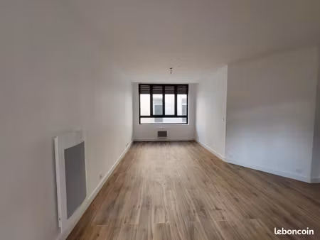 studio 1 pièce 26 m²