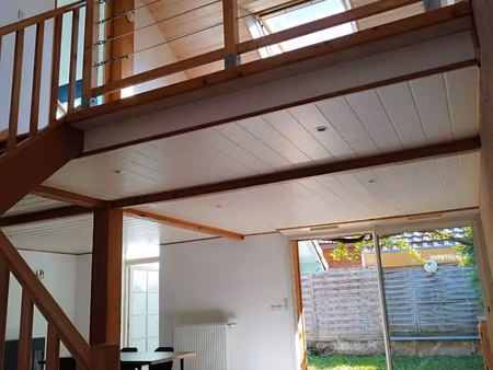 appartement meublé duplex climatisé de 67 mètres carrés avec rez-de-jardin de 40 mètres ca