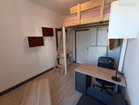 loue chambre 12 m2 dans appartement 42 m2 à partager avec ma fille futur étudiante à proxi