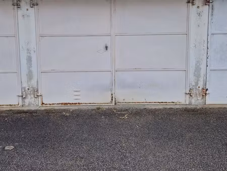 garage sain 14m² - sécurisée - quartier baudin