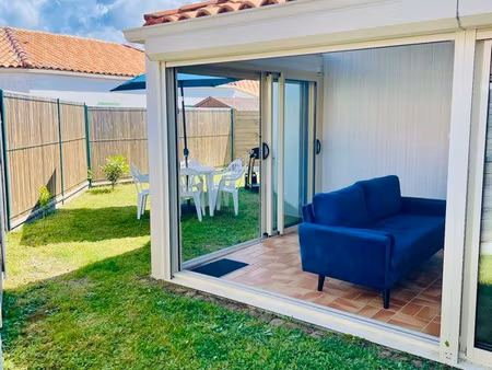 ? à 800 m de la plage – maison dans résidence avec piscine et 1 300 /mois de revenus locat