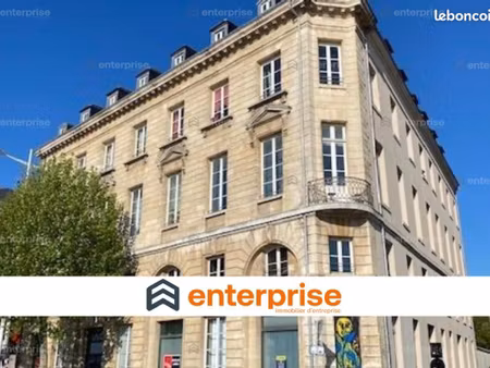 bureau 680 m²